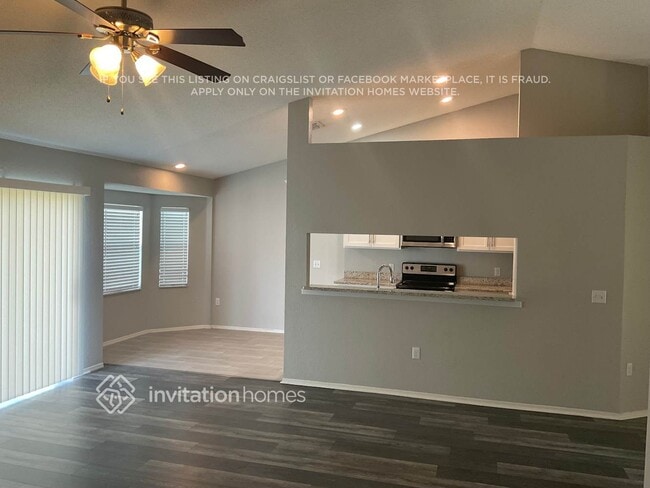 Foto del edificio - 3924 Talon Crest Dr