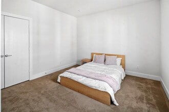 Building Photo - 5511 Paraiso Pl