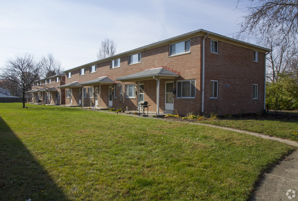 908 N Meadows Court - 908 N Meadows Ct