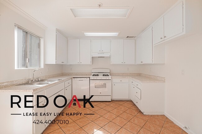 Foto del edificio - 9158 Pepper Ave