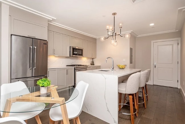 Building Photo - 214 Market St