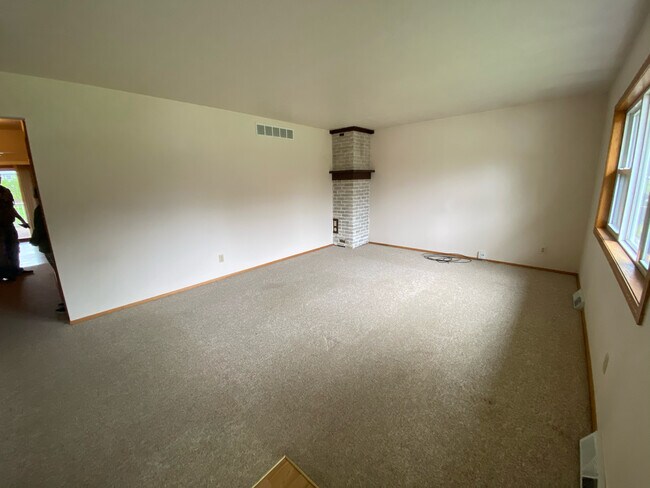Building Photo - 140 Strecker Dr
