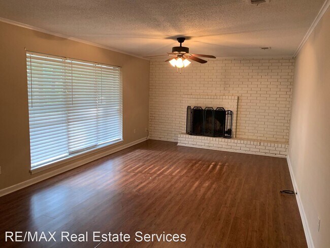 Building Photo - 3 br, 2 bath House - 102 Pine Lake Drive