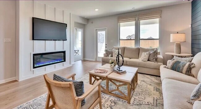 Building Photo - 221 Line of Fire Way