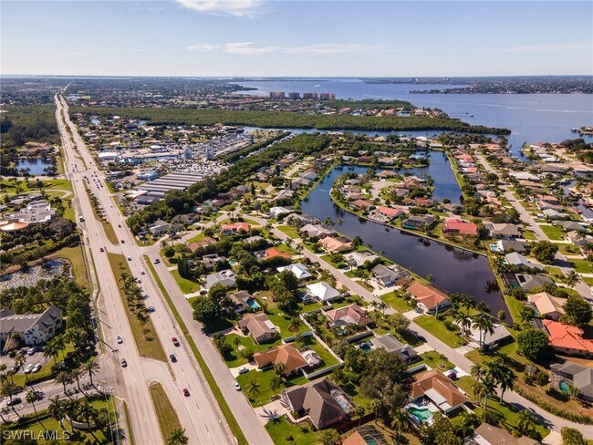 Foto del edificio - 13810 McGregor Blvd