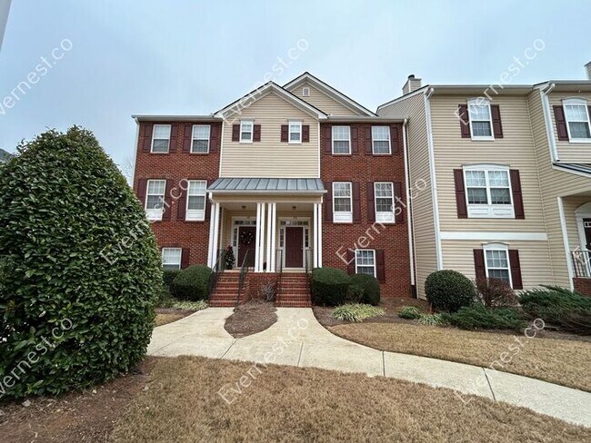 Foto del edificio - Bright 3-Bedroom Townhome with Ample Space...