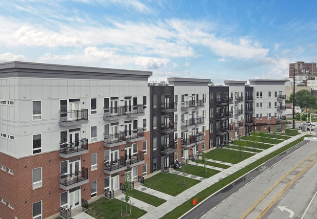 Building Photo - Riverview