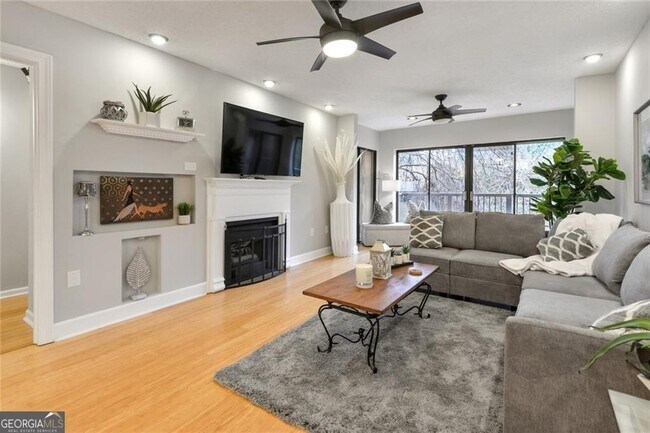 Foto del edificio - 1110 Pine Heights Dr NE