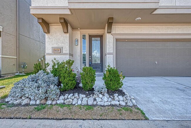 Building Photo - 9628 Cambridge Manor Ln