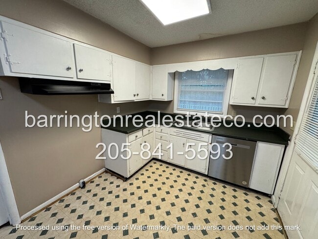 Foto del edificio - 393 Sunbrook Ave