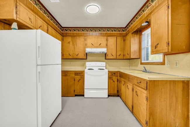 Building Photo - 340 Wyman Dr