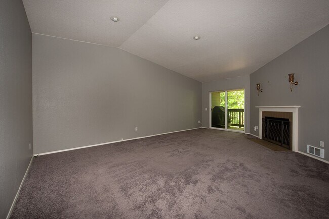 Foto del edificio - Spacious and Bright 2 Bed 2 Bath Kirkland ...