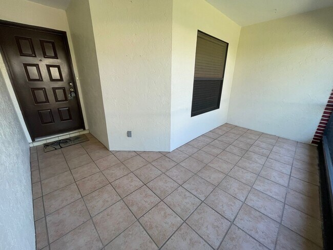 Foto del edificio - ANNUAL RENTAL - 2 BED / 2 BATH VILLA AT REGENT PARK