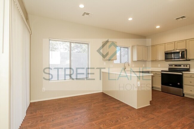 Building Photo - REDUCED!