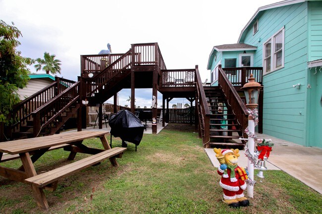 Candlelight Cottages Apartments Rockport Tx Apartments Com