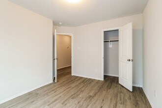 Building Photo - 3205 East Chunk Dr