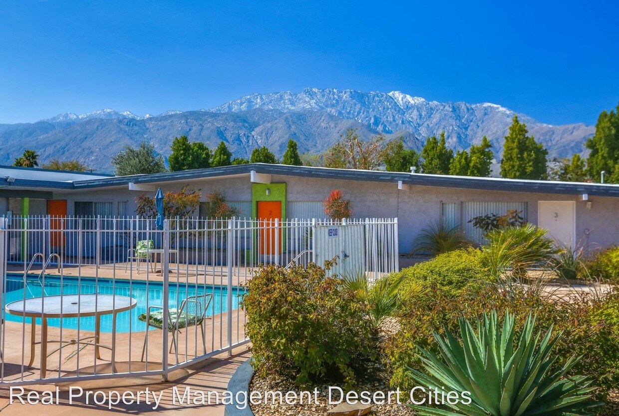 Foto principal - 1830 E Racquet Club Rd
