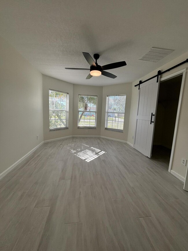 Building Photo - 2109 SE Trillo St