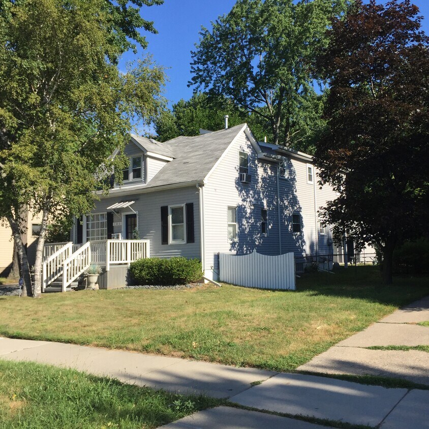 286 Withington St Unit 1 lower, Ferndale, MI 48220 Apartments in