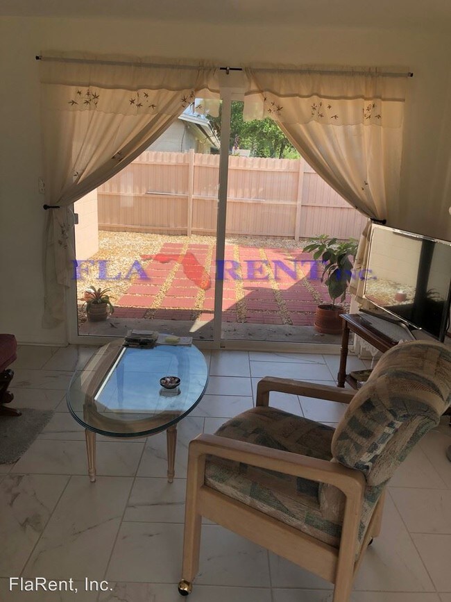 Building Photo - 3 br, 2 bath House - 64 S. Fairfax Avenue