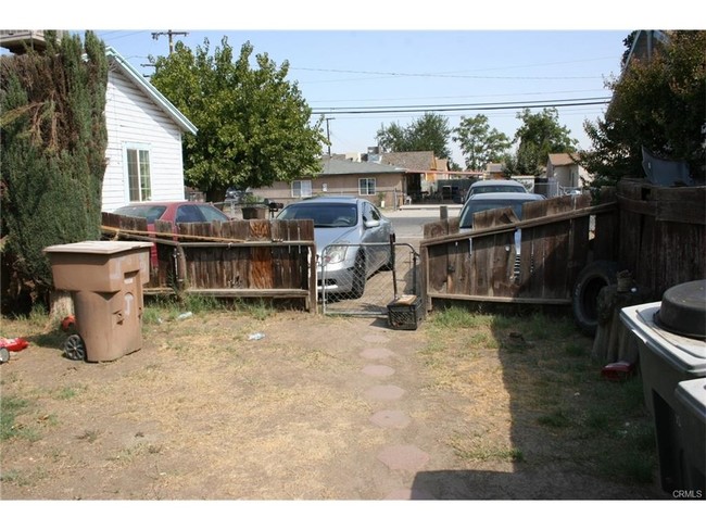 Building Photo - 1413 Southgate Dr