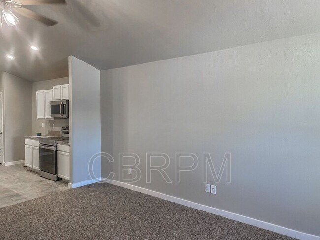 Building Photo - 13703 Avenue S