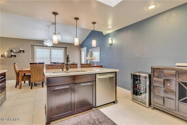 Foto del edificio - 7067 Crown Ridge Dr