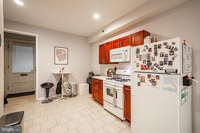 Foto del edificio - 5102 Larchwood Ave