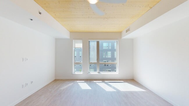 Interior Photo - Cirrus
