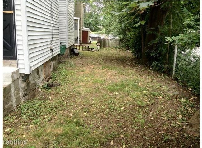 Foto del edificio - 2 br, 1 bath  - 28 Foster St # 34