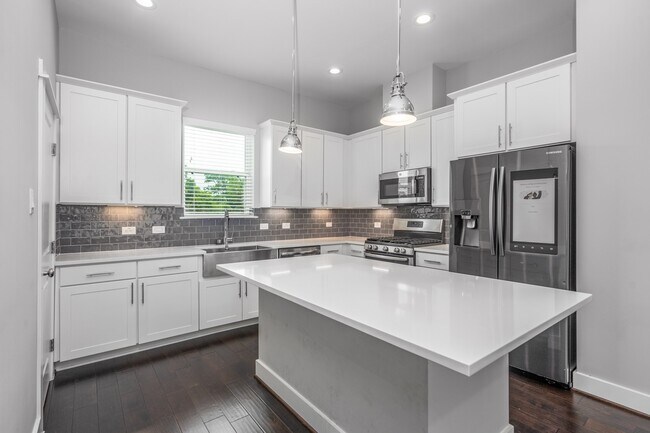 Foto del edificio - 756 W Donovan St