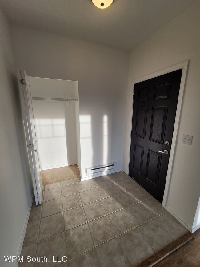 Building Photo - 2 br, 2 bath House - 6409 Hazel LN SE, B11