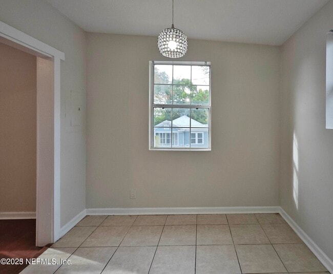 Foto del edificio - 1337 W 23rd St
