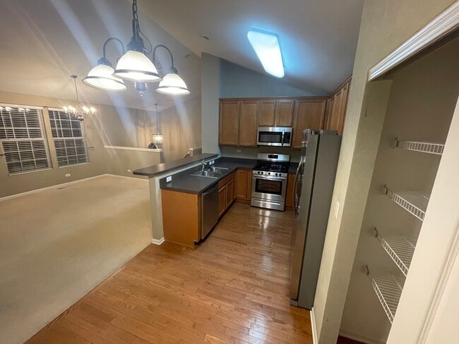 Foto del edificio - 2440 Emily Ln