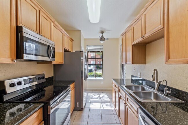 Foto del edificio - 2255 Braeswood Park Dr