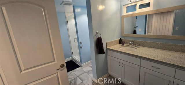 Building Photo - 10126 Vanalden Ave