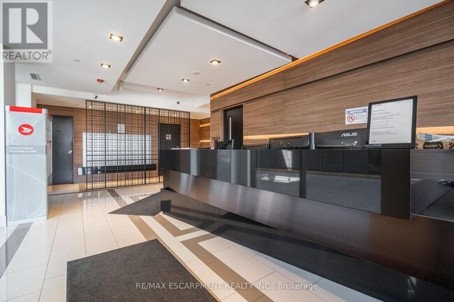 Photo du bâtiment - 5230-5230 Dundas St