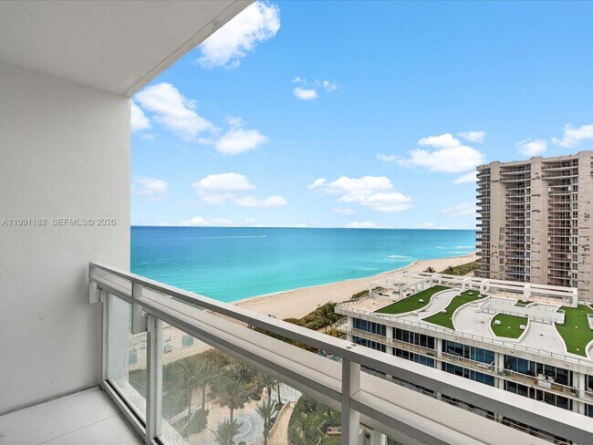 Foto del edificio - 6801 Collins Ave