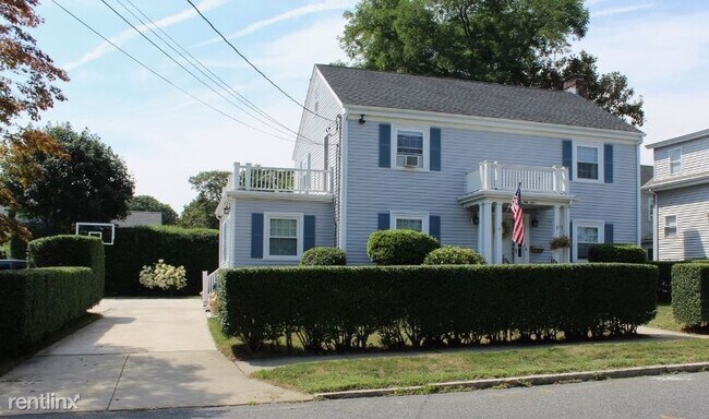 Foto del edificio - 3 br, 2 bath House - 51 Eustis Ave