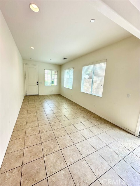 Foto del edificio - 876 Madison Ct