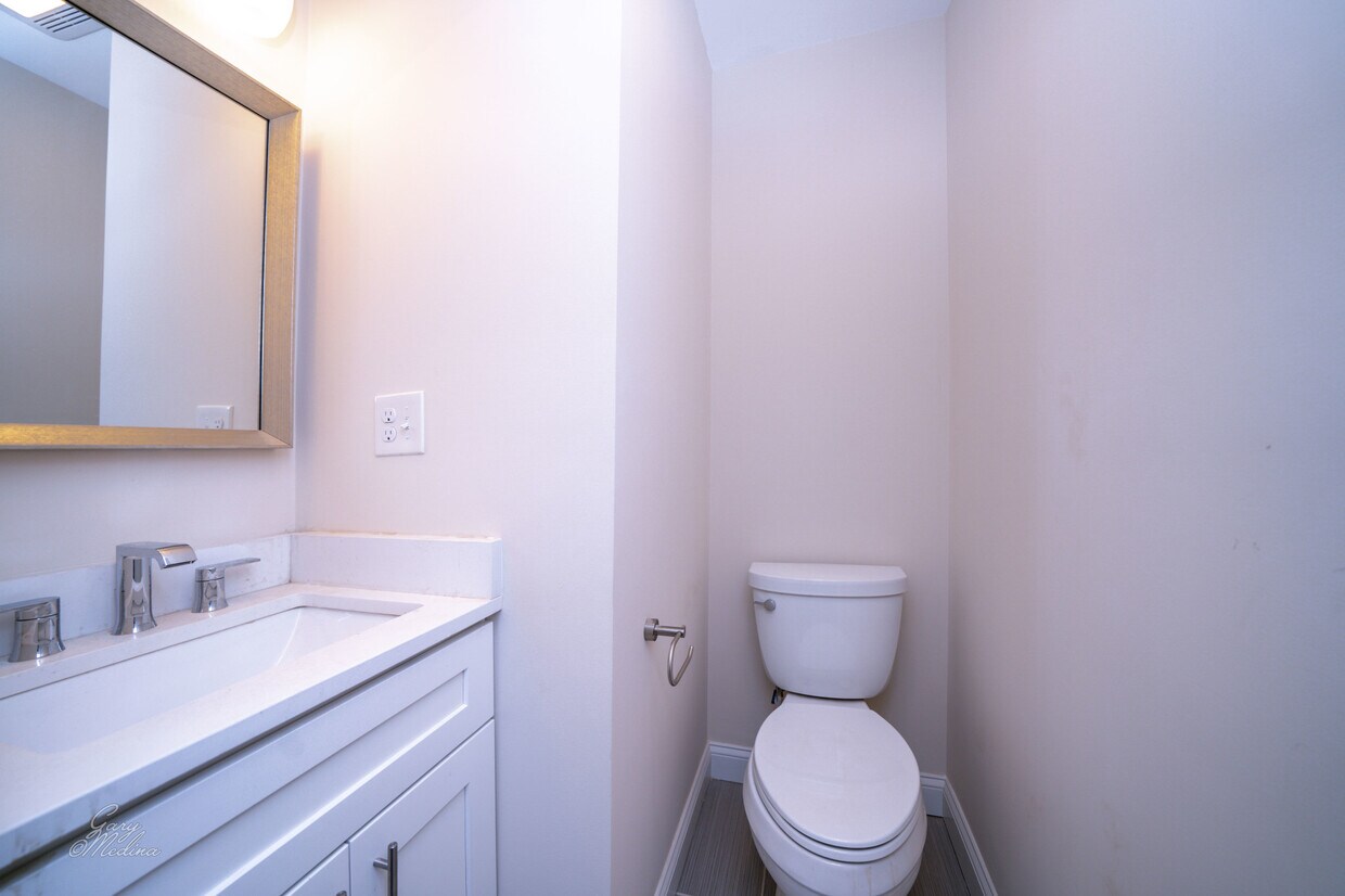 Primary Photo - 1272 Boylston St