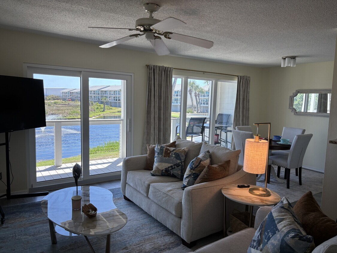 Building Photo - 200 Pensacola Beach Rd