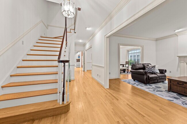 Foto del edificio - 325 Raleigh Ave