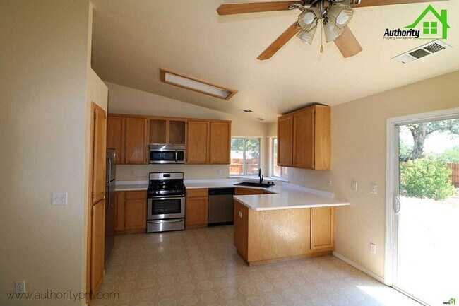 Foto del edificio - 1415 Vigil Ct