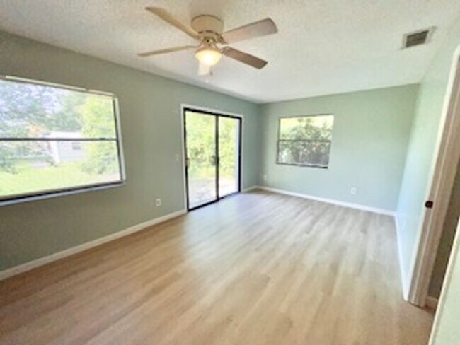 Foto del edificio - Debary - 2 Bedroom, 2 Bathroom – $1,995.00