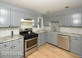Building Photo - 3 br, 2 bath House - 96 College Rd