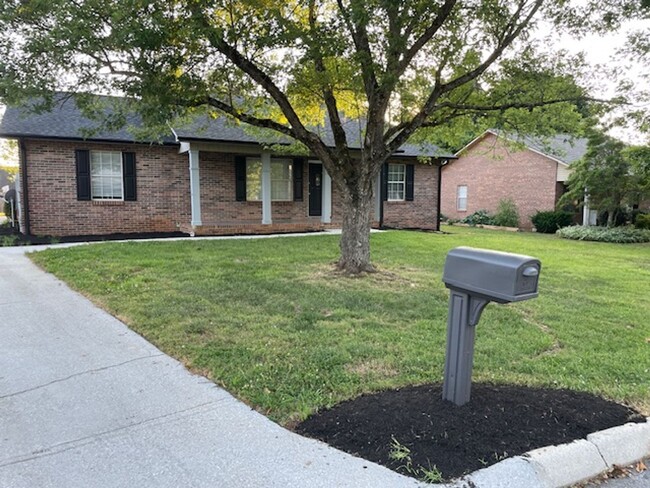 Foto del edificio - Maryville 37804 - 3 bedroom in convenient ...