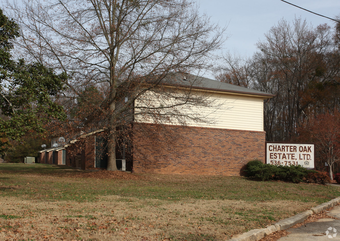 Building Photo - Charter Oak Estate