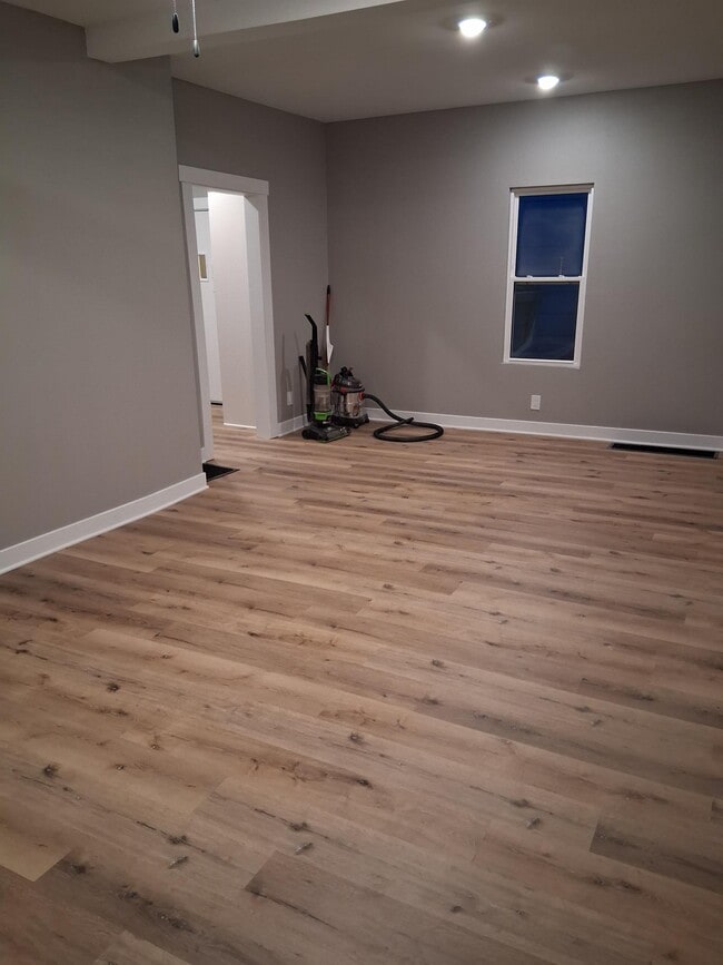 Área de comedor - 1714 E Walnut St