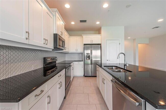 Building Photo - 6972 Avalon Cir